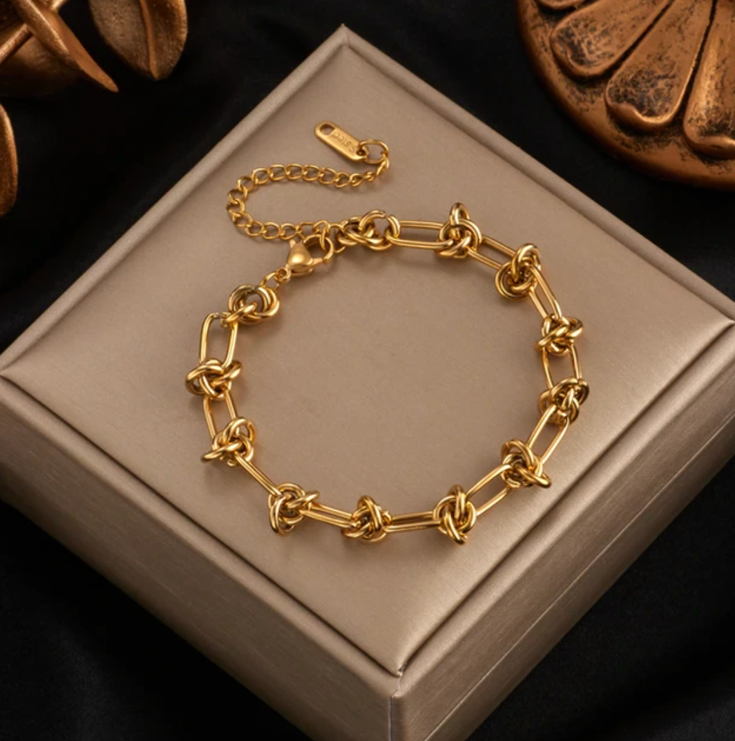 Luxury 18K Gold Modern Chain Bracelet