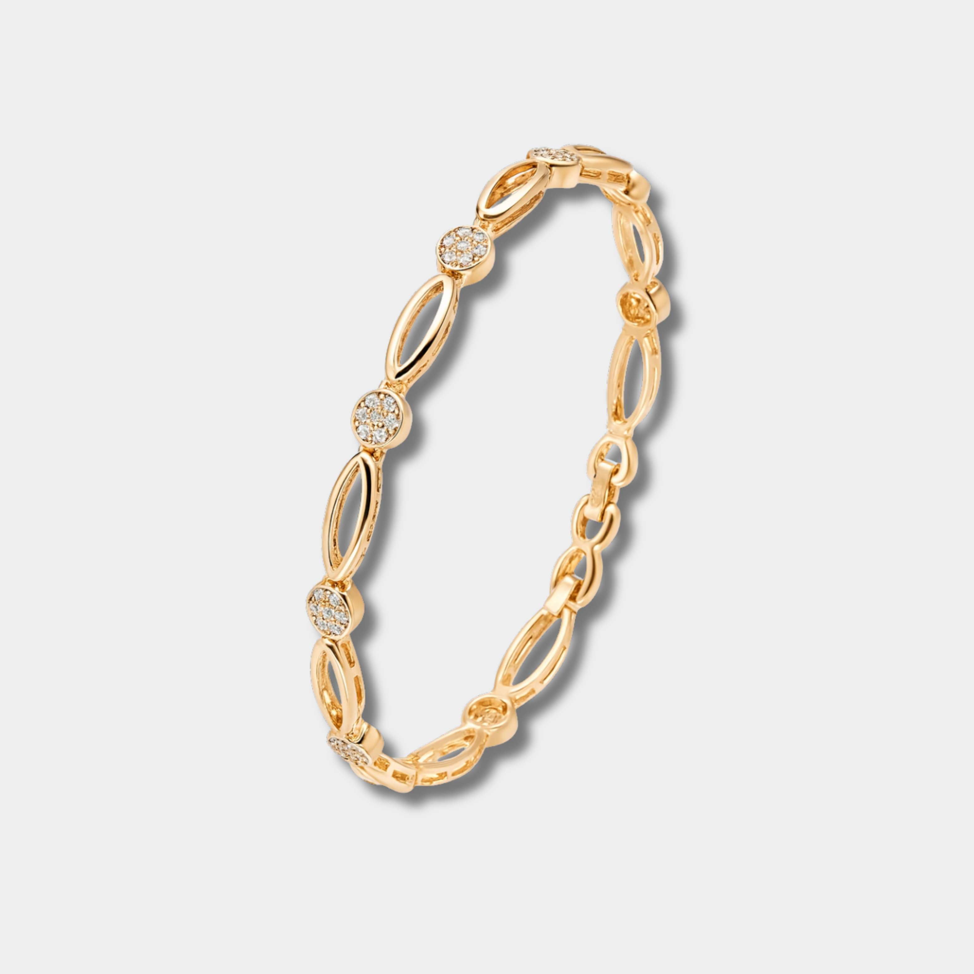 Claire – Sophisticated Gold Bracelet Adorned with Zirconia