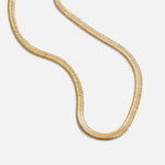 Marie – Elegantly Curved Gold Necklace