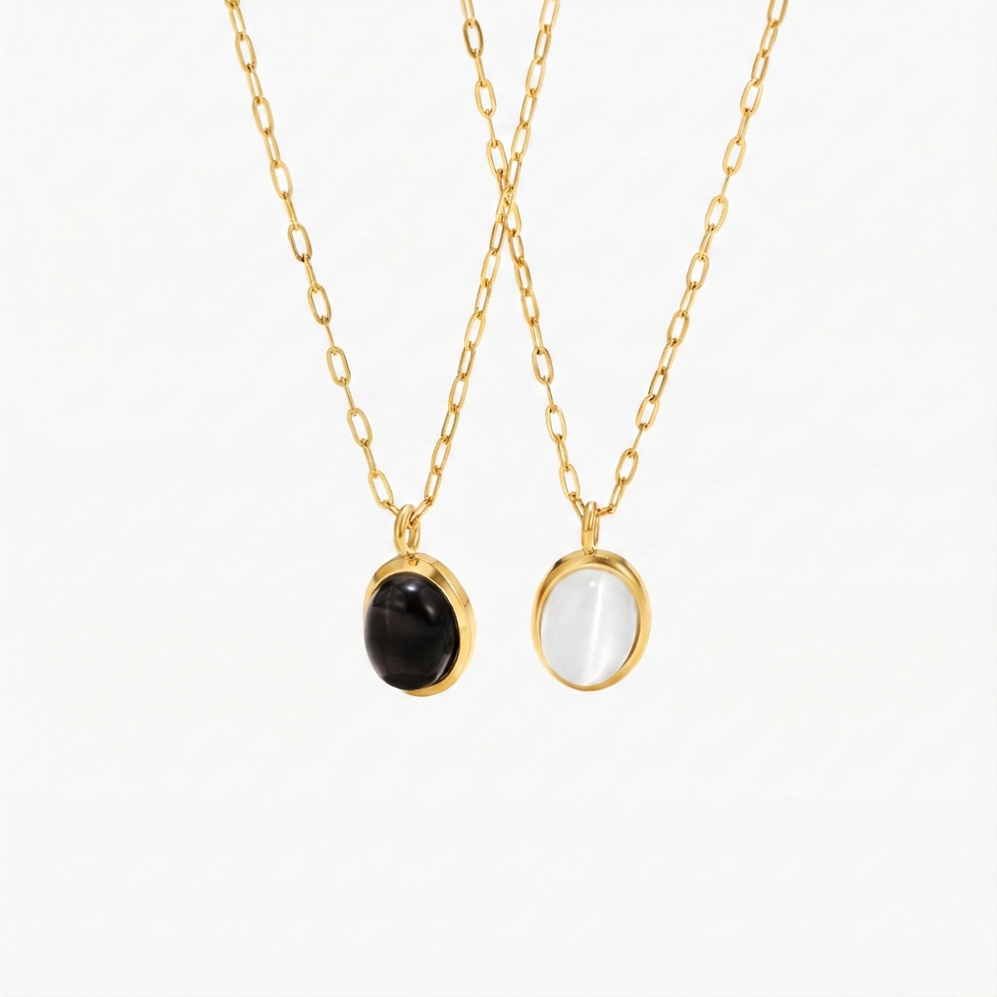Véronique – Double Gold Necklace Featuring Black Accents